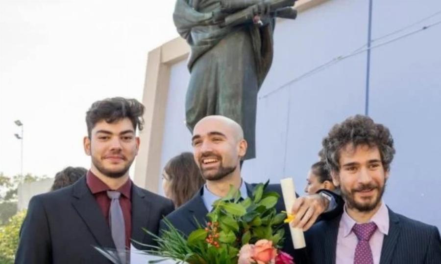 Παράδειγμα προς μίμηση: Ο Σεβαστός Κουμτζής είναι ο πρώτος τυφλός που παίρνει πτυχίο από το ΑΠΘ και μάλιστα με άριστα