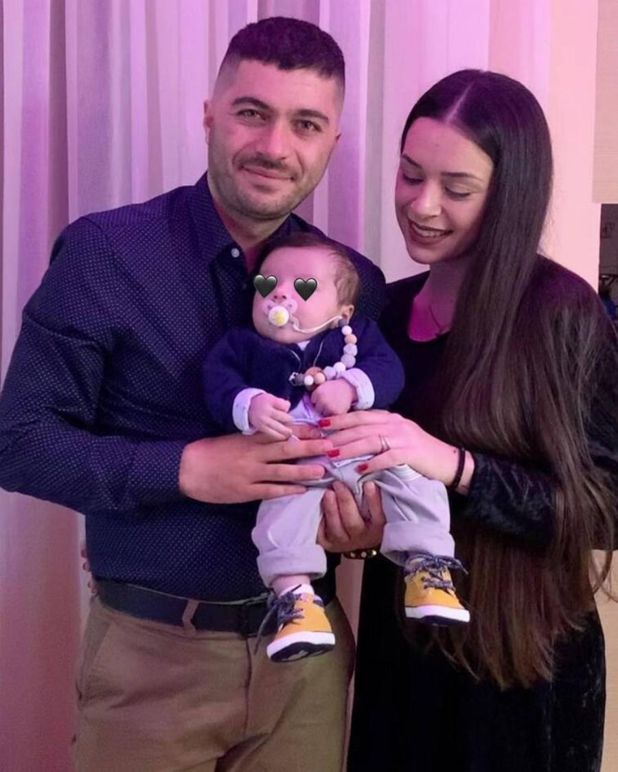 Ερωτευμένος ο Άρης Τσάπης: Η κούκλα σύντροφός του – Έχουν αποκτήσει έναν γιο και ετοιμάζουν τον γάμο τους