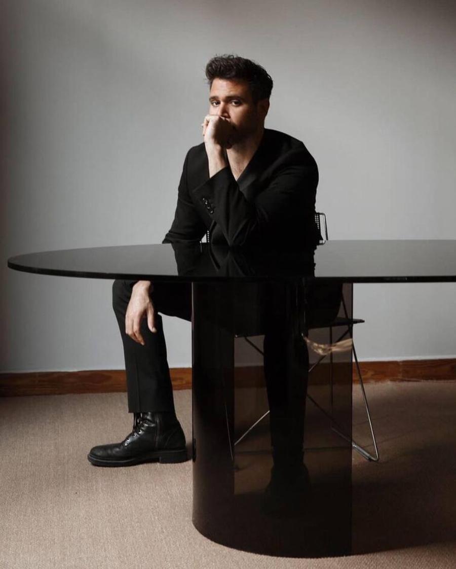 Άνδρες που ξετρέλαναν το γυναικείο κοινό: Οι  τηλεοπτικοί πρωταγωνιστές του 2022 που είναι ο ορισμός της γοητείας