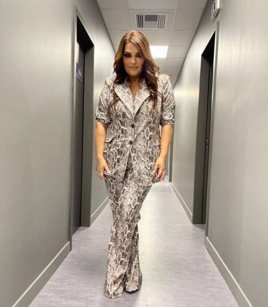 Στα καλύτερα της η Κατερίνα Ζαρίφη: Έμεινε μισή και φόρεσε το εντυπωσιακό δερμάτινο σύνολο που ενθουσίασε τις στιλίστριες