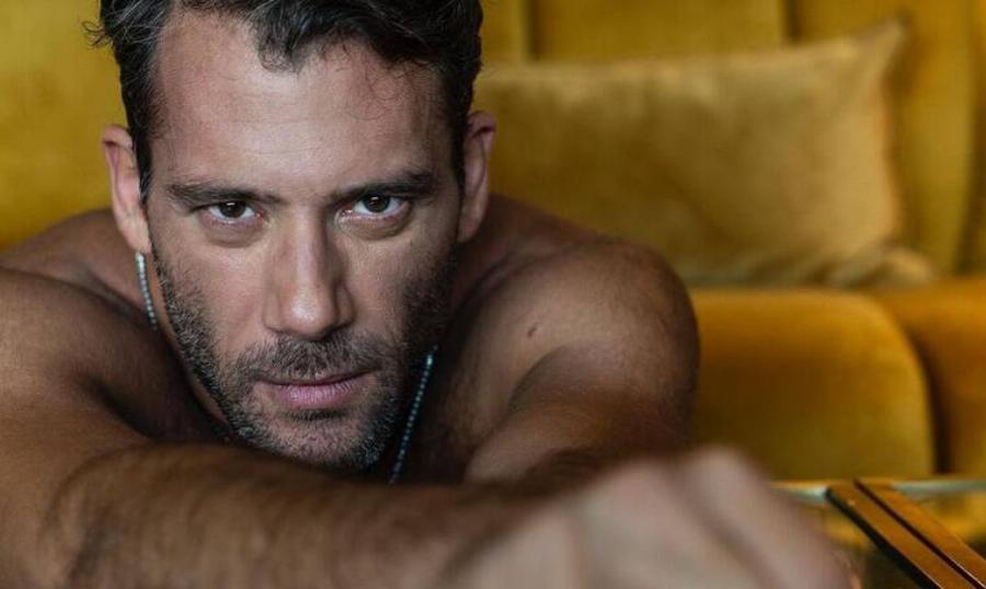 Συγκλονίζει ο Αντίνοος Αλμπάνης: «Μια αγκαλιά μπορεί να φωτίσει τη μέρα ενός ογκολογικού ασθενή»