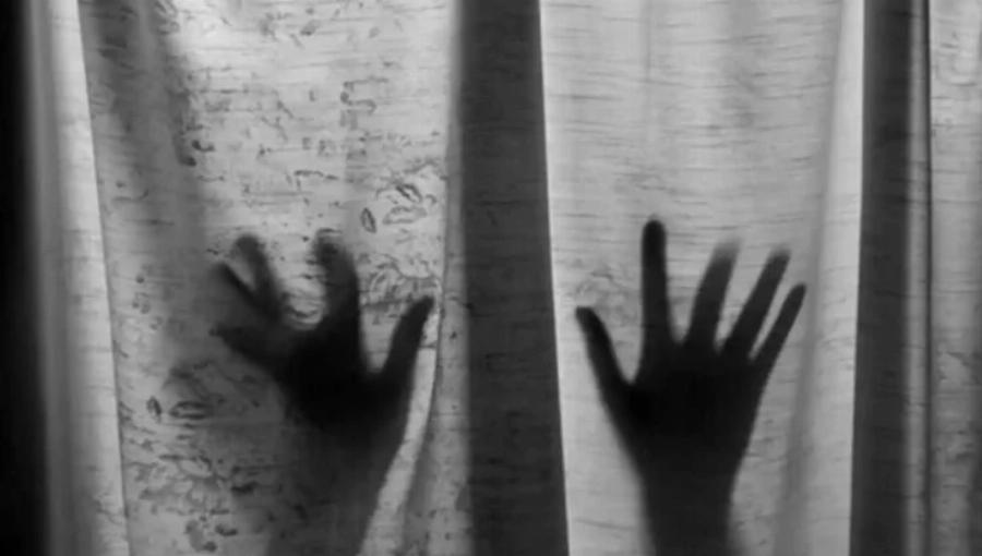 Ακόμα και οι πιο έμπειροι αστυνομικοί έκλαιγαν με τα βίντεο: Αυτό είναι το σπίτι-κολαστήριο στο Ίλιον που οκτώ 15χρονοι βίαζαν συμμαθητή τους