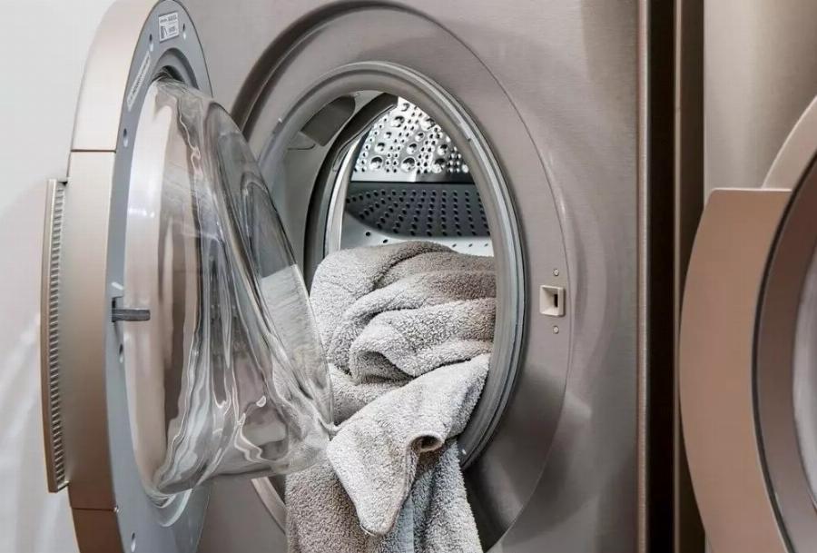 Τέλος στη μούχλα του πλυντηρίου ρούχων: Η μαγική κίνηση με λευκό ξύδι και μαγειρική σόδα στο συρτάρι του απορρυπαντικού