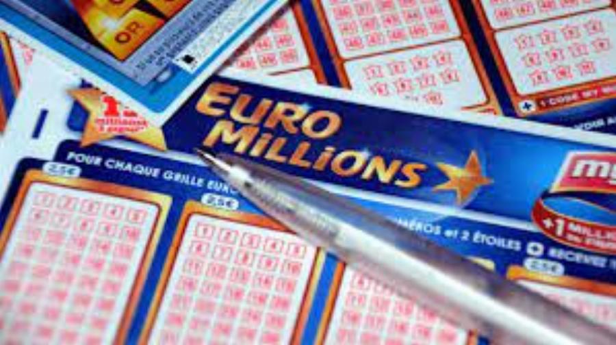 Τύχη βουνό για 165 κατοίκους ενός χωριού: Κέρδισαν 143.000.000 ευρώ με ομαδικό δελτίο των 15 ευρώ και θα κάνουν χρυσά Χριστούγεννα