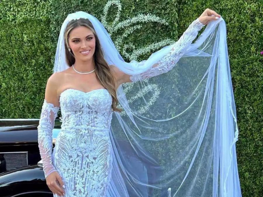 Παραμυθένια νυφικά και χλιδάτες δεξιώσεις: Οι 25 γάμοι διάσημων Ελλήνων που έγιναν πρωτοσέλιδα το 2022