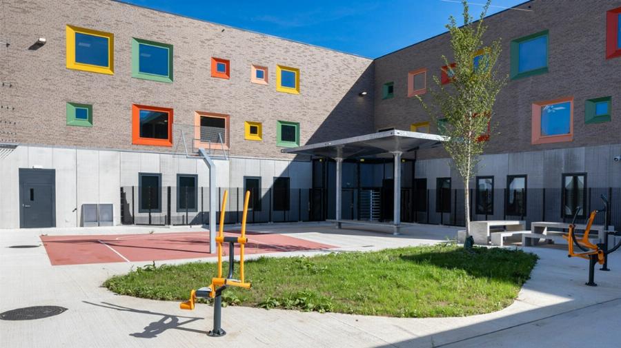 Σαν μπουτίκ με γραφείο, tv και όλες τις ανέσεις: Σε αυτή την πρωτοποριακή φυλακή κρατείται η Εύα Καϊλή