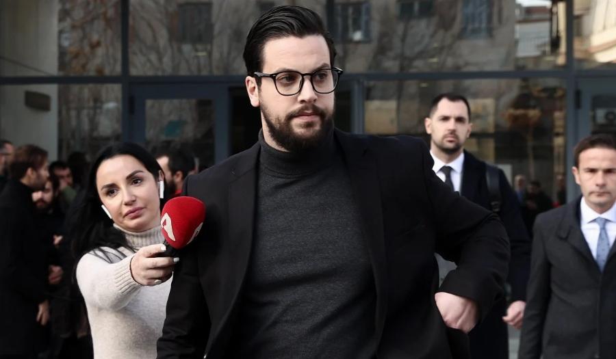 Δεν το είδε κανείς: Οι 10 λέξεις που είπε ο Μάνος Δασκαλάκης μόλις βγήκε από την δική και έφυγε αμέσως