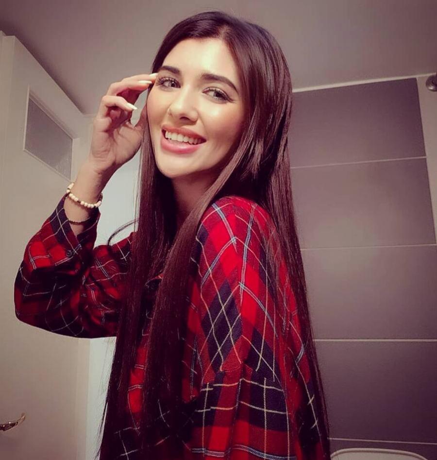 Ξετυλίχθηκε το κουβάρι: Η «κόρη της Μενεγάκη» αποκαλύφθηκε, είναι αεροσυνοδός και πρώην του αδελφού της, Θοδωρή Μισόκαλου