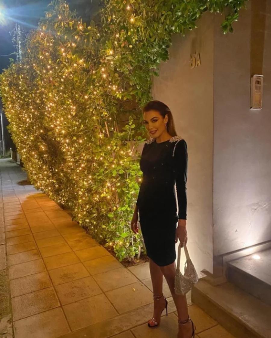 Όλοι μιλάνε για την Λυδία Ευαγγελάτου: Ήρθε από τη Νέα Υόρκη, έκανε ρεβεγιόν και έκλεψε την παραστάση με την ομορφιά της