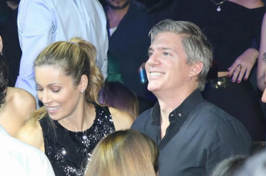 Δεν πήρε κανείς τα μάτια του από πάνω της: Η Μαριέττα Χρουσαλά «έσκασε» στα μπουζούκια με πανάκριβα ρούχα και αποθεώθηκε