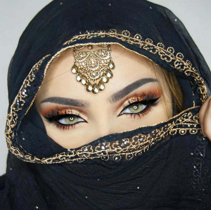 Απίστευτο και όμως αληθινό: Είδε τη γυναίκα του χωρίς μακιγιάζ και έτρεξε να κάνει αίτηση διαζυγίου