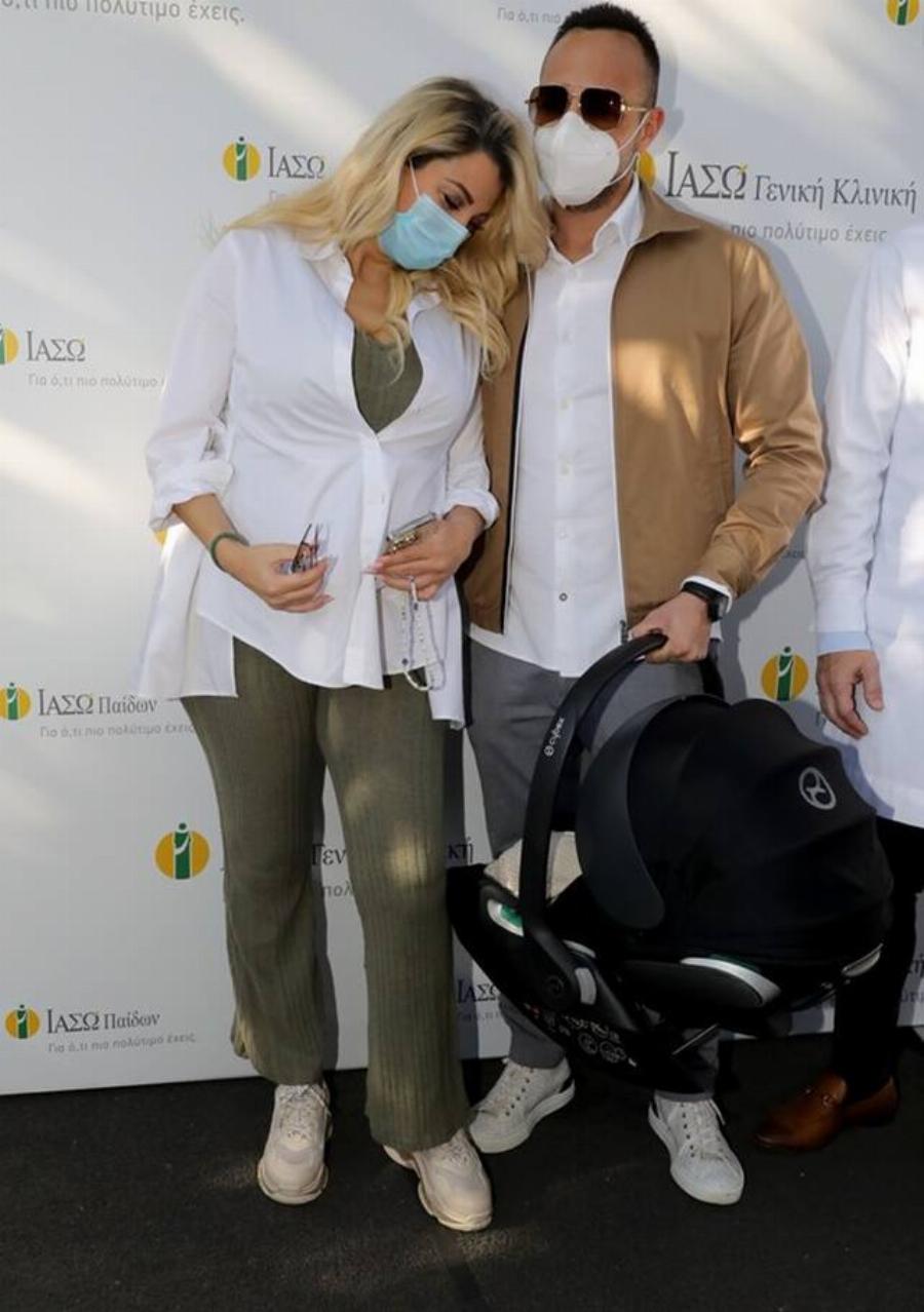 «Το μωρό μοιάζει στον Βασίλη»: Δάκρυα χαράς για  τη Κωνσταντίνα Σπυροπούλου μόλις βγήκε από το μαιευτήριο