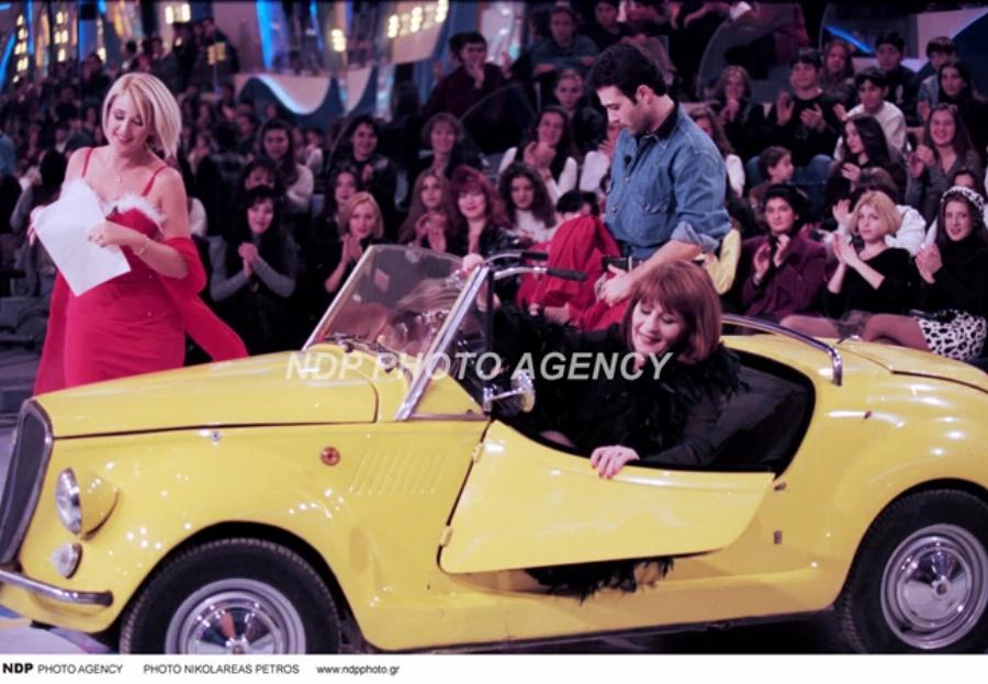 Άφησαν εποχή αυτές οι Πρωτοχρονιές: Τα επικά ρεβεγιόν της Ρούλας Κορομηλά και η αλησμόνητη πρόταση γάμου Σχοινά σε Γαρμπή