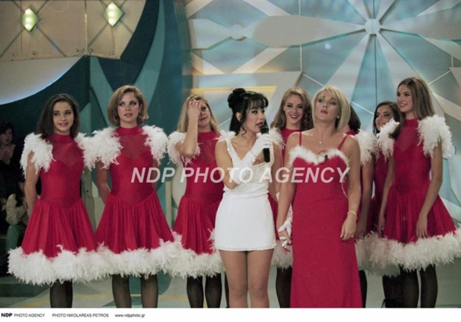 Άφησαν εποχή αυτές οι Πρωτοχρονιές: Τα επικά ρεβεγιόν της Ρούλας Κορομηλά και η αλησμόνητη πρόταση γάμου Σχοινά σε Γαρμπή