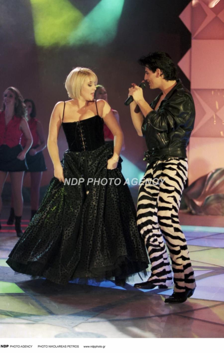 Άφησαν εποχή αυτές οι Πρωτοχρονιές: Τα επικά ρεβεγιόν της Ρούλας Κορομηλά και η αλησμόνητη πρόταση γάμου Σχοινά σε Γαρμπή