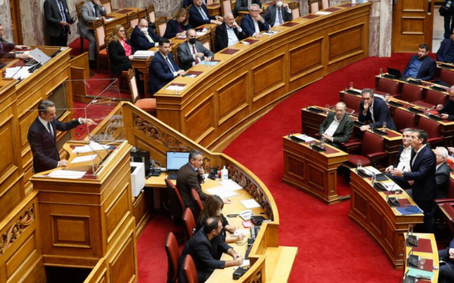 «Πάλι ψέματα σας είπε »: Η ανάρτηση-φωτιά της Έλενας Ακρίτα για τον πρωθυπουργό που έκανε σούσουρο