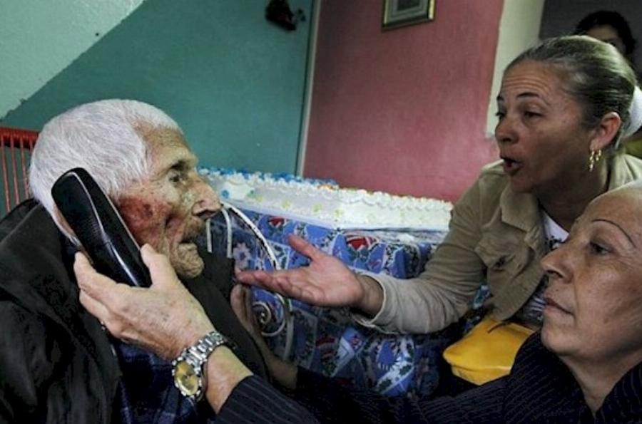 Πέθανε μόνος στο γηροκομείο – Οι νοσοκόμες νόμιζαν ότι δεν είχε τίποτα δικό του αξίας μέχρι που βρήκαν ένα γράμμα