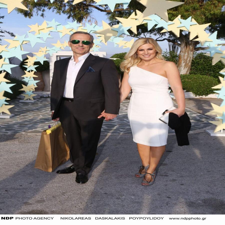 Γοητευτικός και κούκλος ο οδοντίατρος και πρώην σύζυγός της Ράνιας Θρασκιά: Το ζευγάρι έχει αποκτήσει δύο γιους