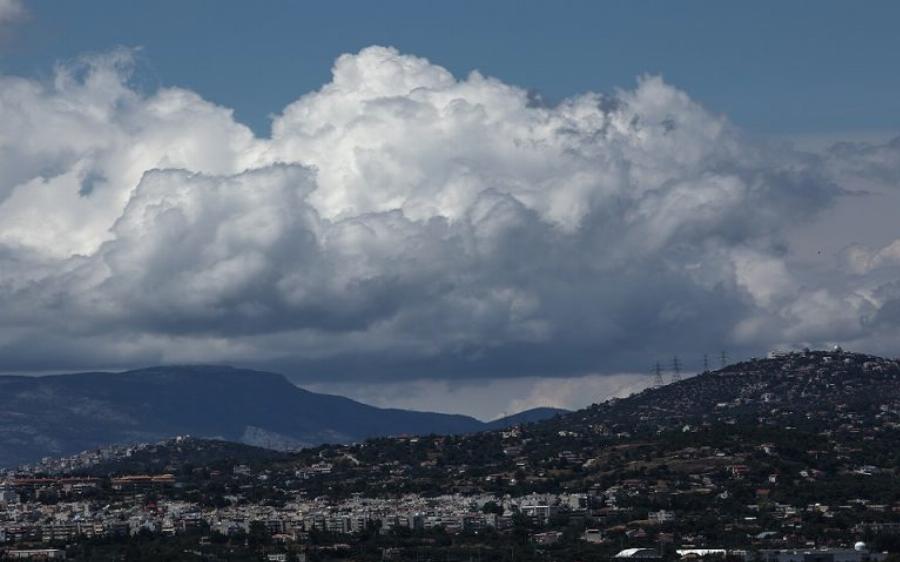 Κύματα κακοκαιρίας «καλπάζουν» στη χώρα: Έρχονται μέχρι και χιόνια, προειδοποιήσεις για ισχυρούς ανέμους