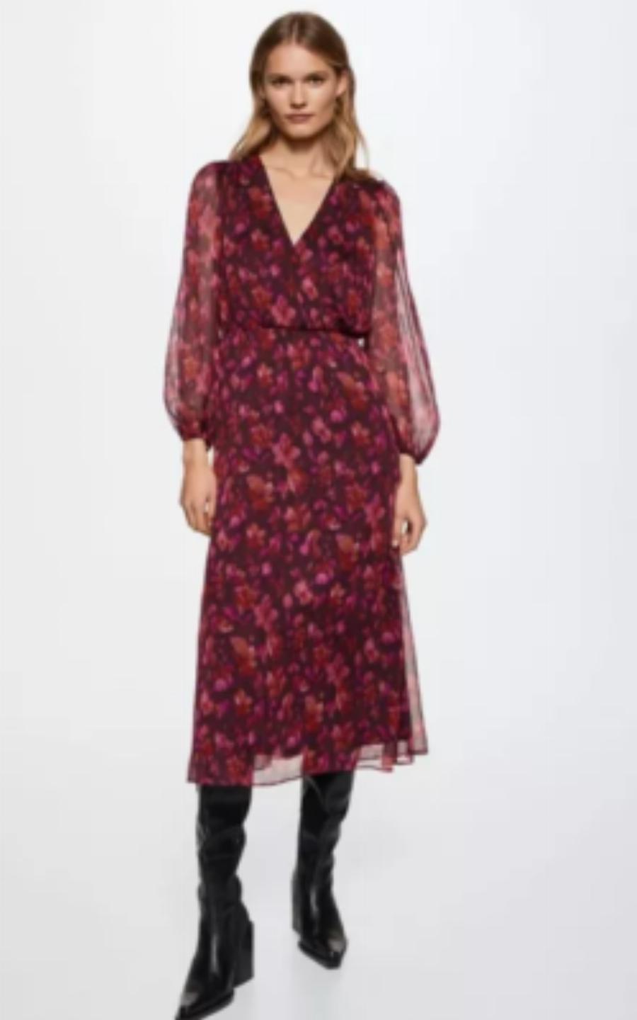 Πάει «γάντι» σε 40αρες και 50άρες: Το απόλυτο φόρεμα που έβαλε η Τζίνα Αλιμόνου στα 50 της και όλες ψάχνουν να το αγοράσουν