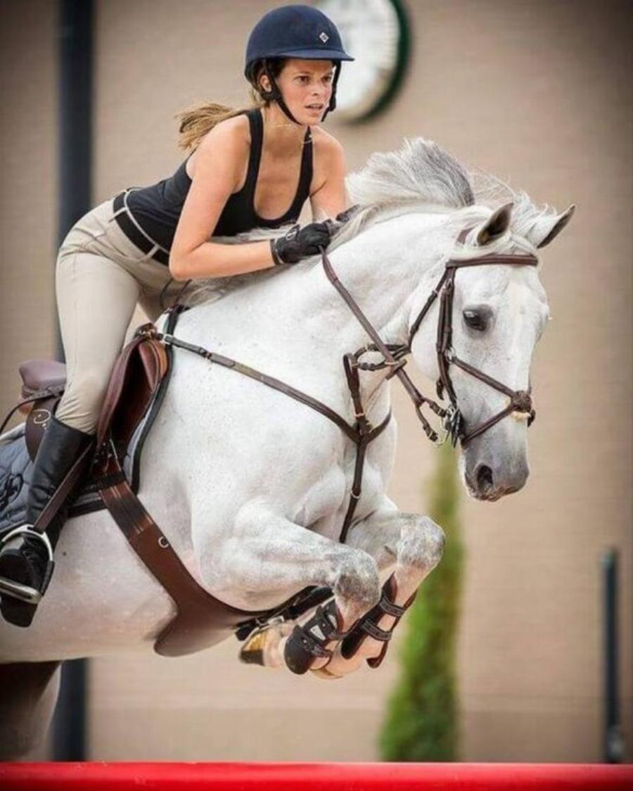 Σκόρπισε τα εκατομμύρια του παππού της: Η απομόνωση και η εξαφάνιση της Αθηνάς Ωνάση