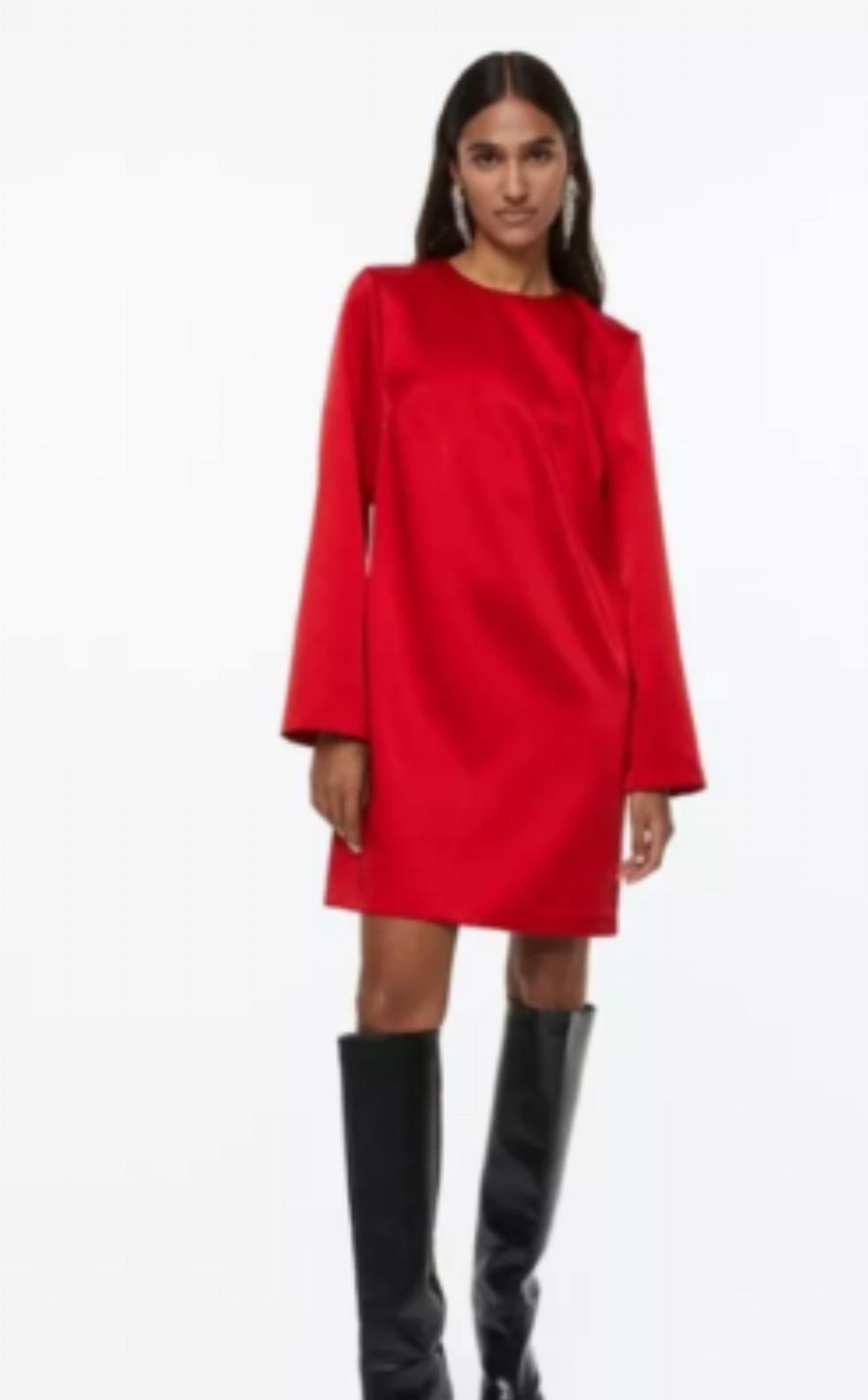 Πάει «γάντι» σε 40αρες και 50άρες: Το απόλυτο φόρεμα που έβαλε η Τζίνα Αλιμόνου στα 50 της και όλες ψάχνουν να το αγοράσουν