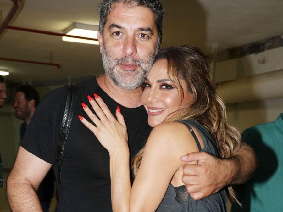 Στο προσκεφάλι του Βασίλη Μπισμπίκη η Δέσποινα Βανδή: Στο νοσοκομείο βρίσκεται ο ηθοποιός με πρόβλημα στη μέση του