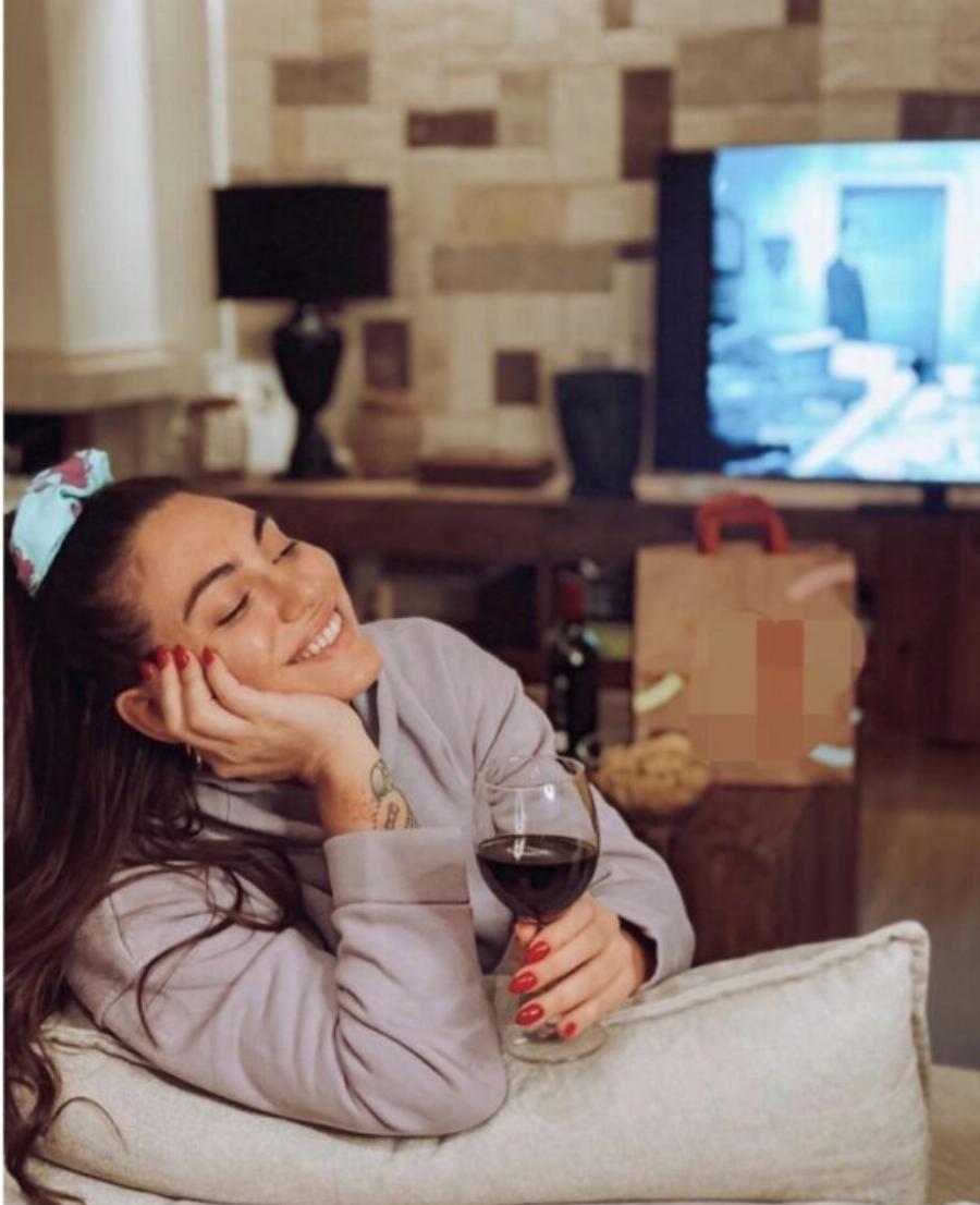 Πανάκριβα έπιπλα και τεράστιο σαλόνι: Αυτό είναι το χουχουλιάρικο σπίτι των Ευρυδίκη Βαλαβάνη – Κωνσταντίνου Βασάλου πριν το Survivor