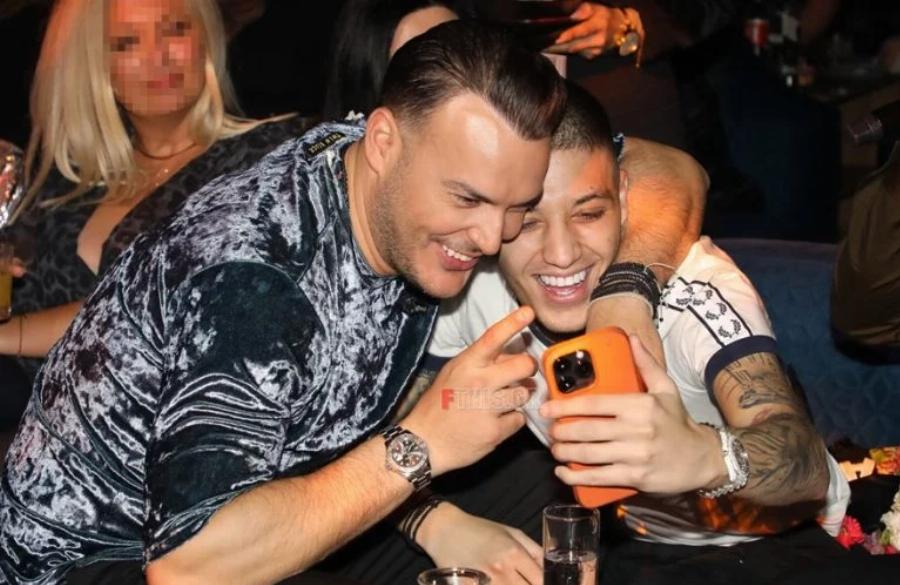 Μαμά και γιος στα μπουζούκια: Ο τράπερ Trannos διασκέδασε με τη μητέρα του μέχρι τις πρώτες πρωινές ώρες