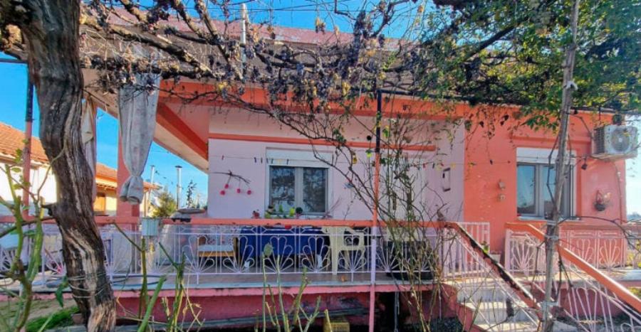 Συγκλονισμένος ο πατέρας του νεκρού μωρού στη Βέροια: «Το παιδί μου ήταν αγγελούδι, δεν με κάλεσαν στην κηδεία του – Δεν συνεννοούμασταν»