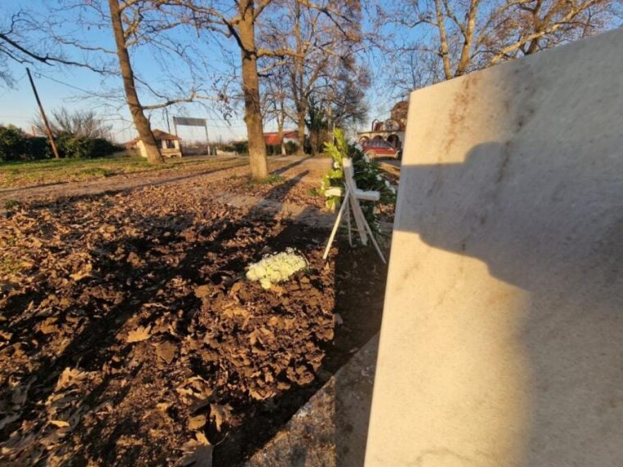 Συγκλονισμένος ο πατέρας του νεκρού μωρού στη Βέροια: «Το παιδί μου ήταν αγγελούδι, δεν με κάλεσαν στην κηδεία του – Δεν συνεννοούμασταν»