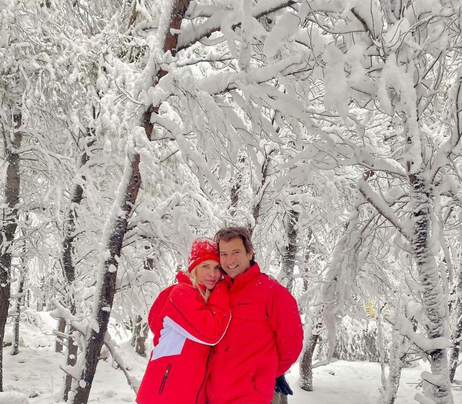 Έχει γενέθλια σήμερα ο Μάκης Παντζόπουλος: Η πραγματική ηλικία, ο γάμος με την Μενεγάκη, η μικρή Μαρίνα και οι βίλες στην Άνδρο