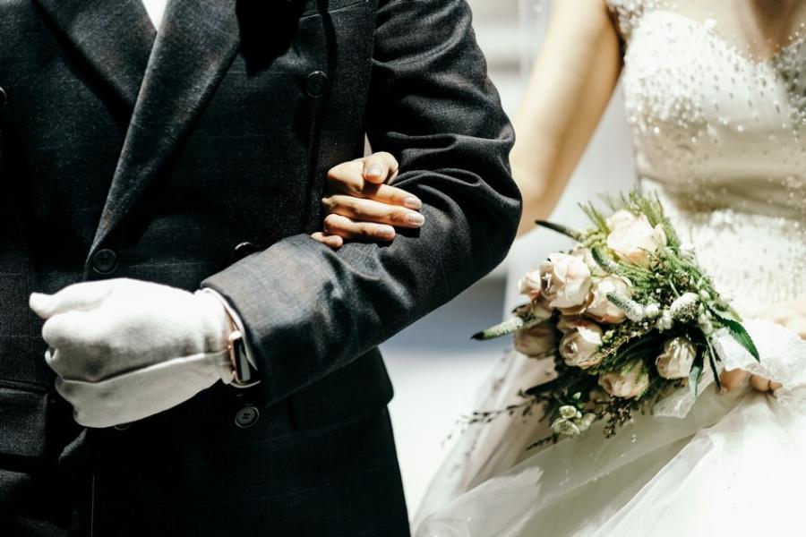 Η εκδίκηση είναι ένα «πιάτο που τρώγεται κρύο»: Γαμπρός διέλυσε τον γάμο- Έπαιξε βίντεο με τη γυναίκα του να τον απατά με τον άντρα της αδερφής της