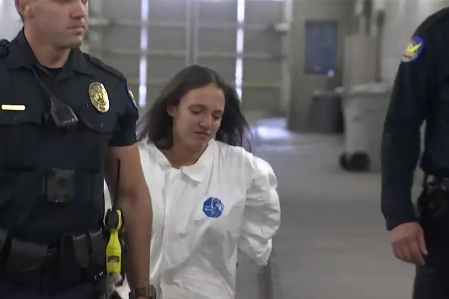 Ούτε οι αστυνομικοί δεν το πίστευαν: Η 22χρονη μητέρα έπνιξε μέχρι θανάτου τα 3 παιδιά της ενώ τραγουδούσε νανουρίσματα