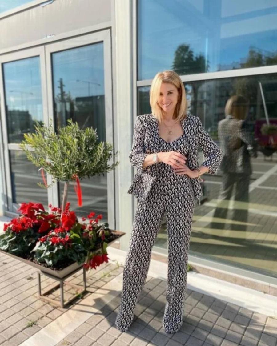 Πιο ανανεωμένη από ποτέ η Νίκη Κάρτσωνα: Η «εξαφάνιση» από παντού, το νέο επάγγελμα και η ζωή μακριά από την τηλεόραση