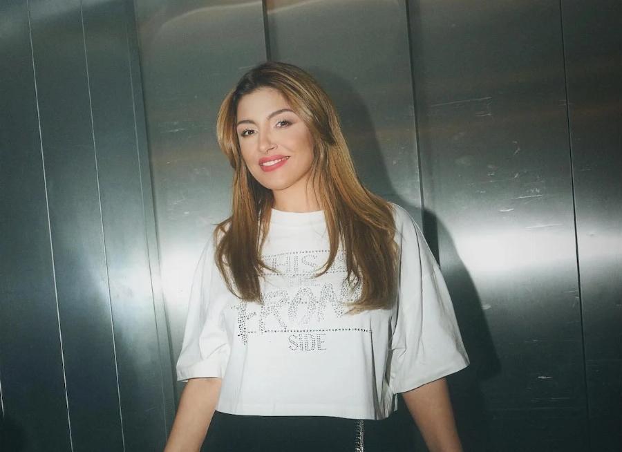 Έ. Παπαρίζου: «Είμαι ένα κορίτσι των νοτίων προαστίων, κυκλοφορώ μονίμως με φόρμες και σαγιονάρες!»