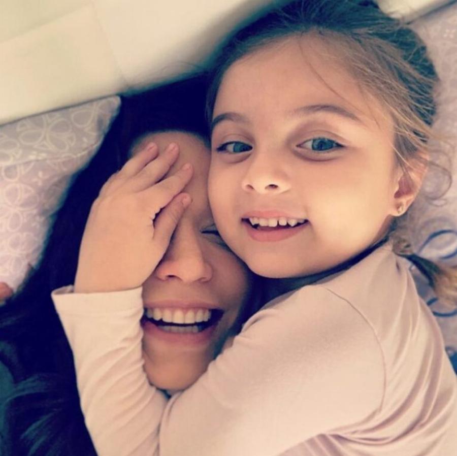 Τη γνωρίσαμε στο «Τατουάζ» και στις «8 λέξεις» – Η Τζουλιάνα Κλεάνθους μεγάλωσε, έγινε 8 ετών και η μαμά της ανέβασε υπέροχες φωτογραφίες της