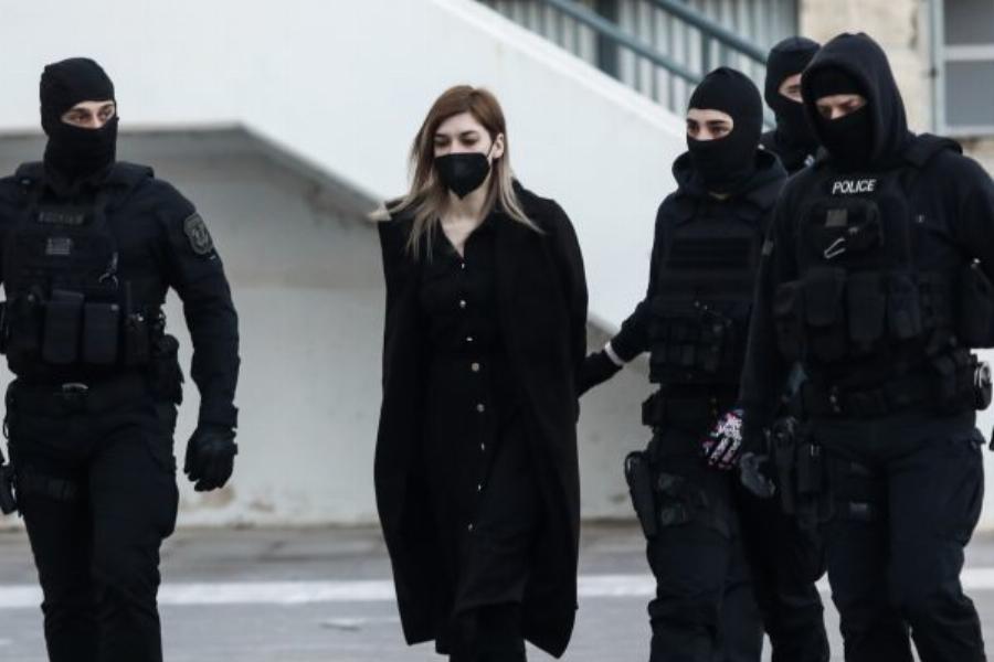 Στη φυλακή η Ρούλα Πισπιρίγκου: Διέπραξε τη δολοφονία της Ίριδας και της Μαλένας – Κατερρευσε στο άκουσμα της απόφασης