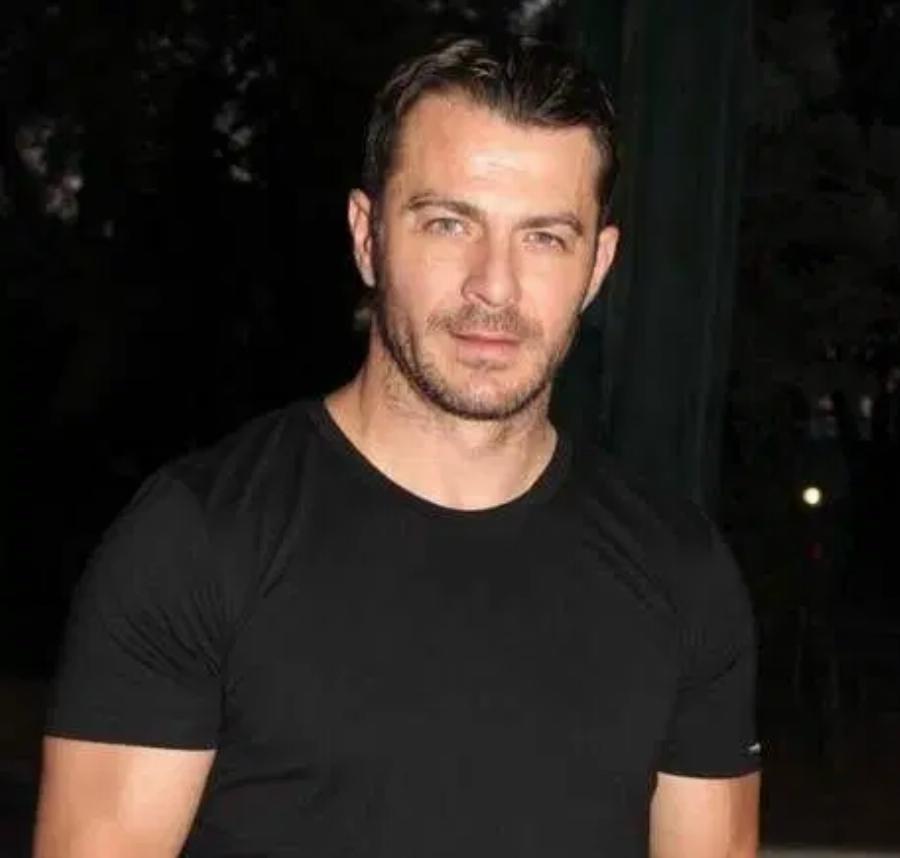 Ερωτευμένος ο «Ντάνος»: Ο Γιώργος Αγγελόπουλος εθεάθη στα μπουζούκια με μελαχρινή συντροφιά