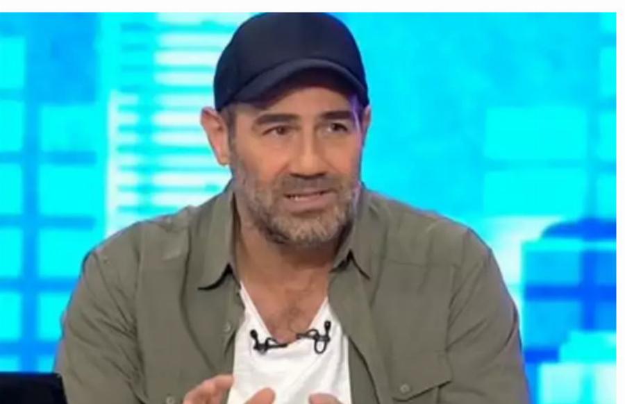 Τους «έσφαξε» με το γάντι: Ο Αντώνης Κανάκης «καρφώνει» τον Δημήτρη Οικονόμου για τη Ντόρα Κουτροκόη και τις αποχωρήσεις