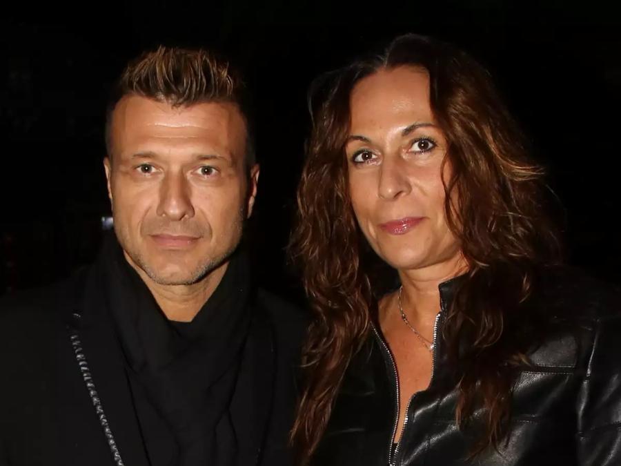 «Βόμβα» από τον Γιάννη Πλούταρχο: «Δεν περιμέναμε ότι θα κάνουμε 5 παιδιά, η εταιρεία μου ήθελε να κρύψω τον γάμο μου»