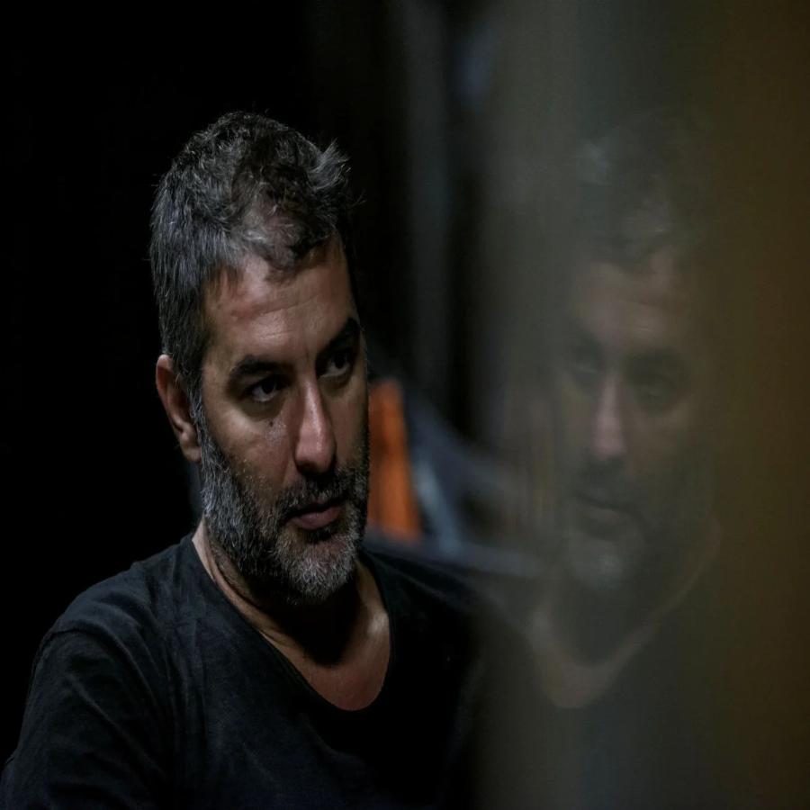 Άσχημα νέα για Βασίλη Μπισμπίκη: Διακομίσθηκε στο νοσοκομείο ο ηθοποιός, δίπλα του η Δέσποινα Βανδή