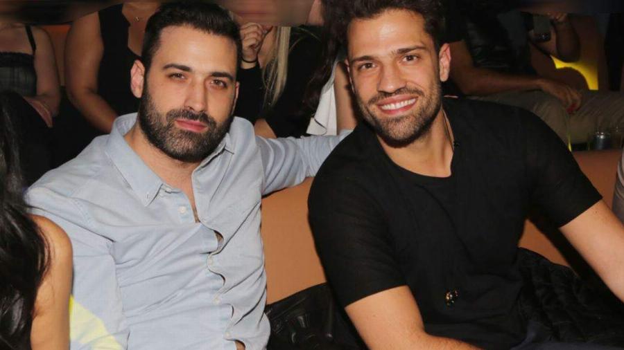 Μοιάζουν σαν δύο σταγόνες νερό: Η τεράστια ομοιότητα του Κωνσταντίνου Αργυρού με τον πατέρα του