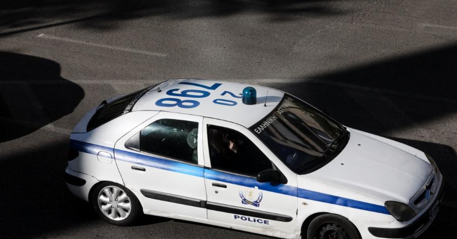 Φρίκη στη Βέροια: Βρήκε τη σύζυγο του με μαχαίρι καρφωμένο στον λαιμό μέσα στο μπάνιο της