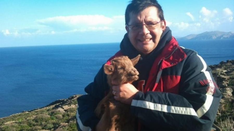 Αγνώριστος ο Θοδωρής Δρακάκης μετά την «εξαφάνισή» του: Κέρδισε την μάχη με τον καρκίνο, έχασε κιλά και άφησε την Αθήνα