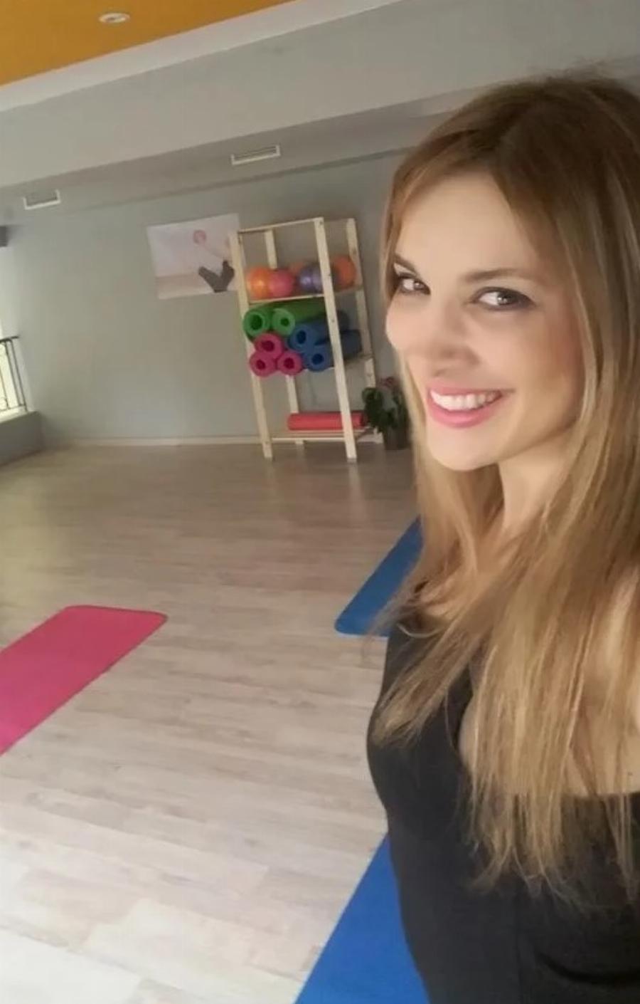 Τα άλλαξε όλα η Δήμητρα Ρουμπέση μετά τον Ανδρέα Μικρούτσικο: Έφυγε από την Αθήνα, άλλαξε λουκ και ξαναπαντρεύτηκε