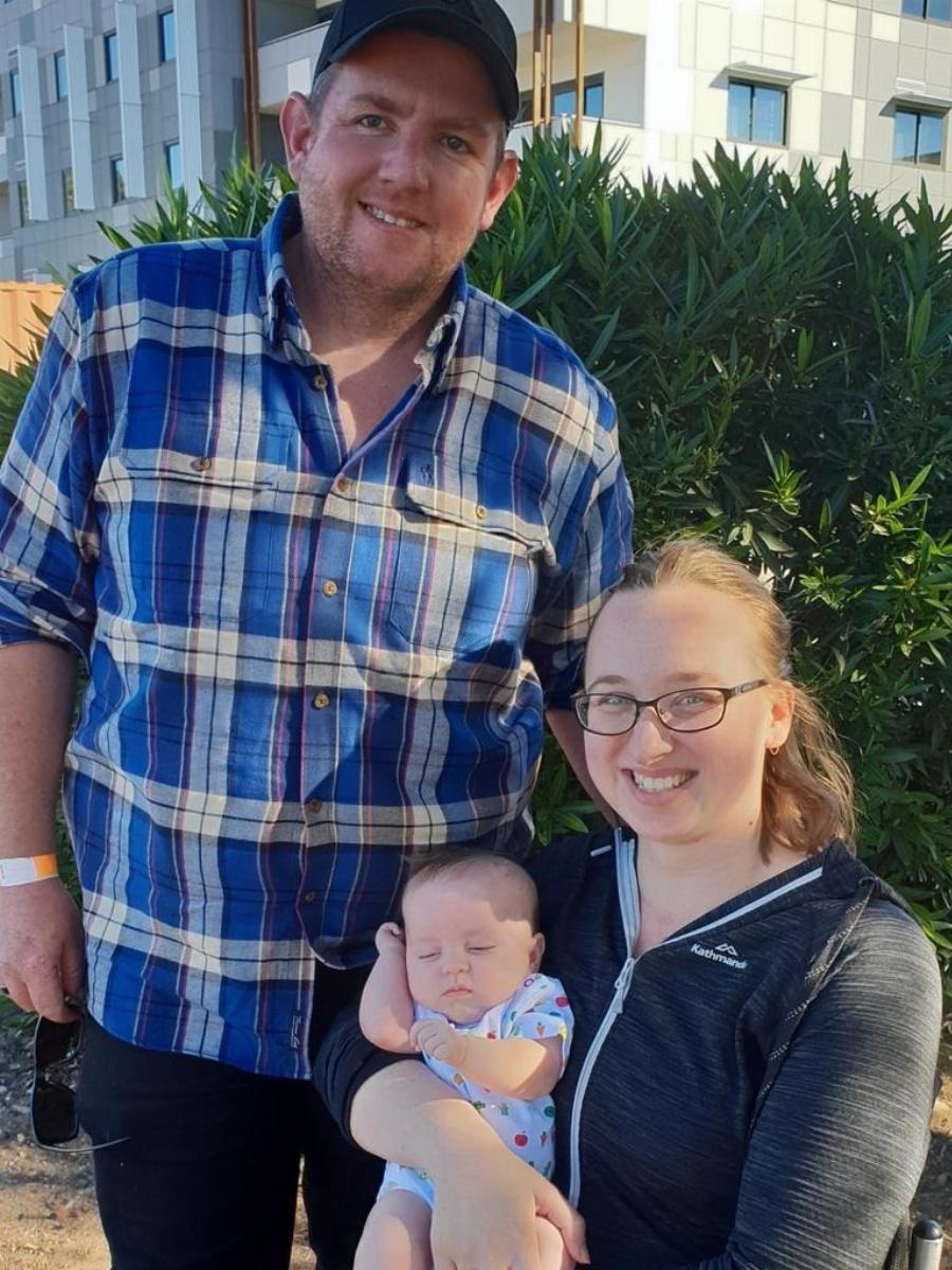 Είδαν τη ζωή τους να αλλάζει: Ένα σοβαρό τροχαίο της στέρησε τα πόδια, αλλά όχι και το όνειρό της να γίνει μητέρα