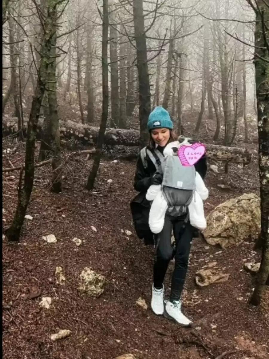 Εριέττα Κούρκουλου: Η δύσκολη εγκυμοσύνη, ο σύζυγός της, οι κρίσεις πανικού μετά τη γέννα και η vegan διατροφή του 10 μηνών γιου της