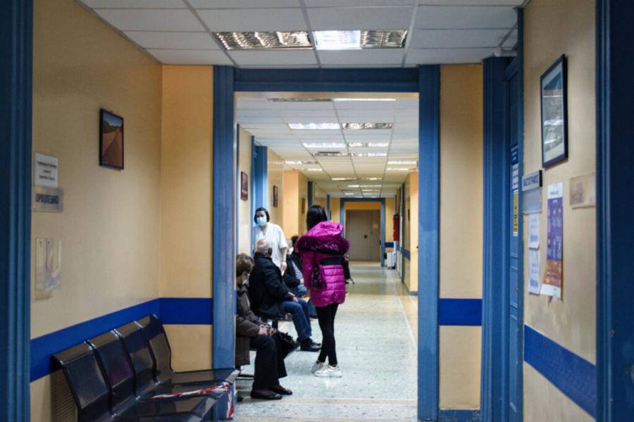 Σούσουρο στη Πάτρα: Ο Διοικητής νοσοκομείου έκανε νυχτερινή έφοδο με τις πιτζάμες για να τσακώσει όσους εργαζόμενους έλειπαν