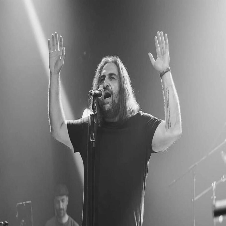 «Πήγες βιαστικά να βρεις τους φίλους σου»: Συγκλονίζει τον κόσμο της μουσικής ο ξαφνικός θάνατος του Νικόλα Φιλήτα